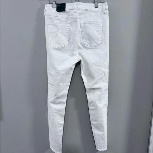 NWT Wild Fable White Distressed High Rise Skinny Jeans. Size 10 - Picture 2 of 7